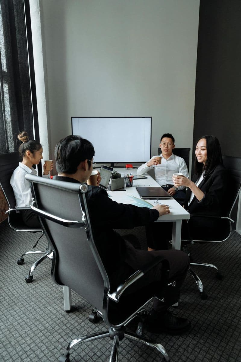 2. NHÓM QUẢN LÝ LÂU NĂM