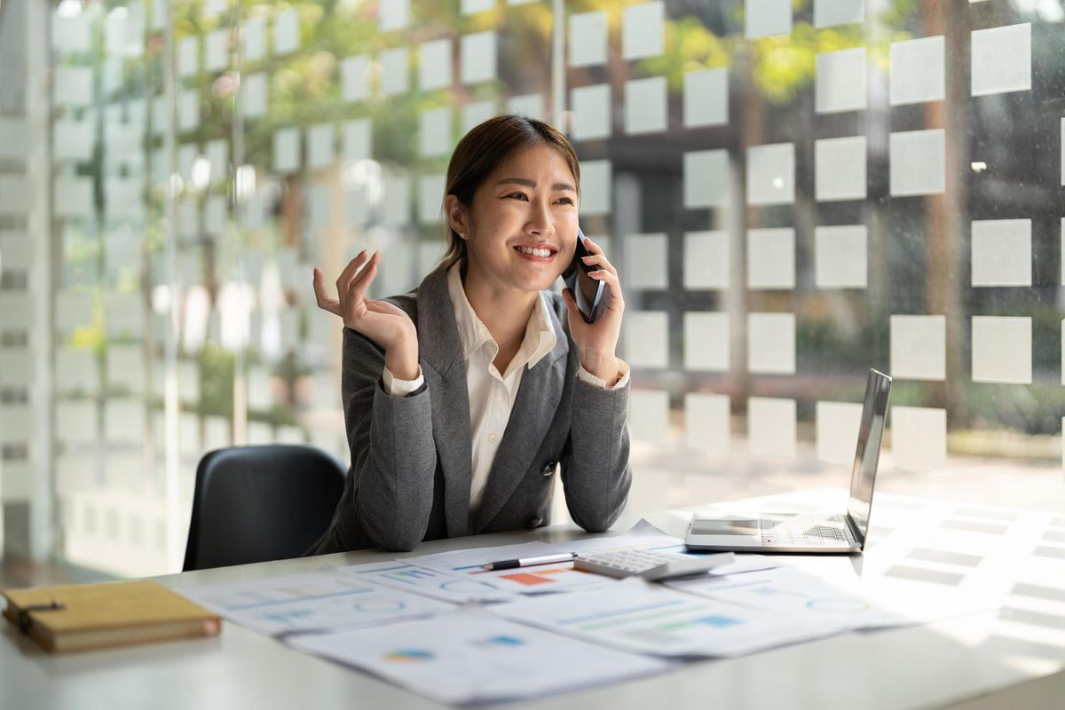Tư vấn khách hàng trong môi trường công sở